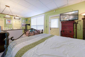 Two Lower Level Apartments AC Downtown Walkable